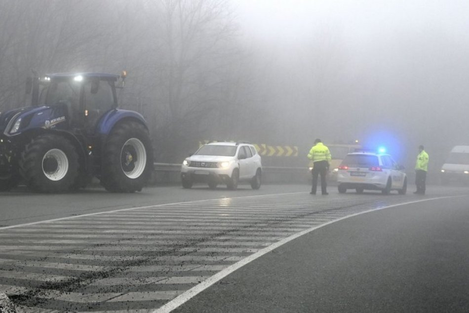 Ilustračný obrázok k článku Polícia odporúča vodičom smerujúcim na Michalovce využiť inú trasu