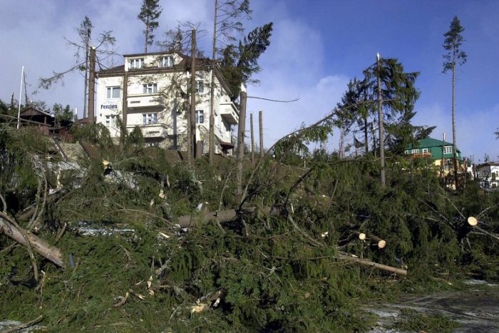 Ilustračný obrázok k článku VAROVANIE: Do Európy mieria 2 víchrice a napáchajú SPÚŠŤ aj na Slovensku! Kedy udrú?