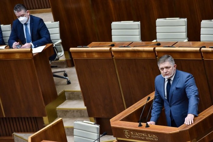 Ilustračný obrázok k článku Fico: Mikulec je len PANÁK, poskok Matoviča! Rozkaz je ZNIČIŤ opozíciu