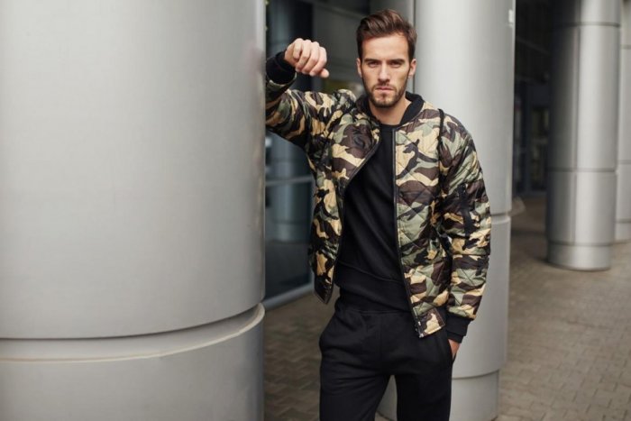 Ilustračný obrázok k článku Ktoré prechodné bundy by mali byť v pánskom šatníku?