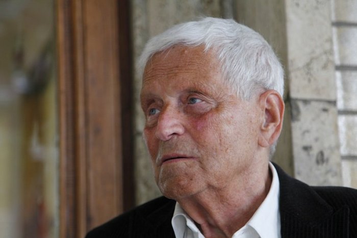 Ilustračný obrázok k článku Zomrel architekt Ivan Matušík. Bratislave zanechal Prior, Tržnicu či nákupný dom Slimák