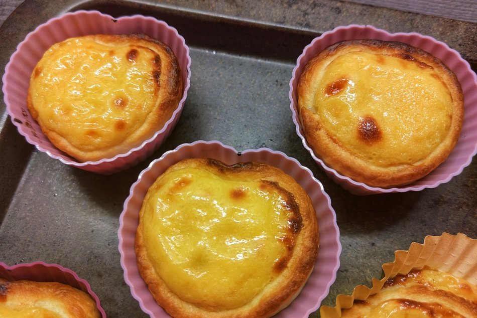 Ilustračný obrázok k článku Ochutnajte Portugalsko vo svojej kuchyni: RECEPT na dokonalé pasteis de nata, FOTO