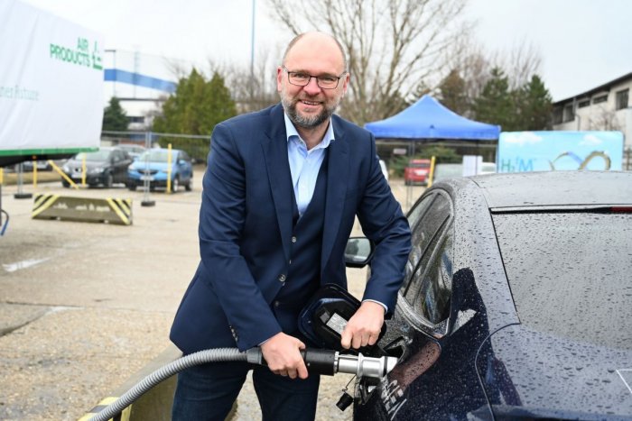 Ilustračný obrázok k článku Sulík: TANKER s plynom už mieri na Slovensko. POHODLNE nám vystačí do konca marca!