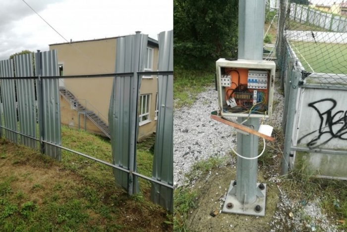 Ilustračný obrázok k článku Vandali opäť vyčíňali na detskom ihrisku, ukradli aj fotopascu: Mesto je bezradné