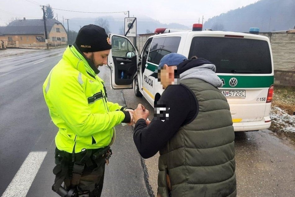 Ilustračný obrázok k článku Policajti nabehli na cesty: Počas akcie odhalili za hodinu 27 priestupkov, FOTO