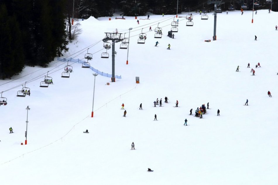 Ilustračný obrázok k článku Lyžiarske strediská chystajú ŠTART sezóny: Kde spustia VLEKY už cez víkend?