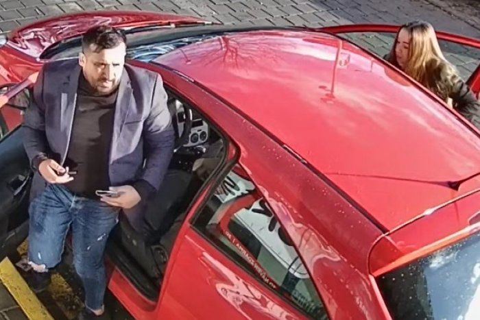 Ilustračný obrázok k článku VIDEO: Nový trik podvodníkov! Žena s vypchatým bruchom a divadielko na parkovisku