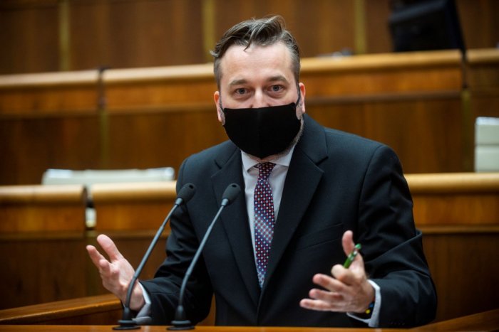 Ilustračný obrázok k článku Blaha varuje pred CENZÚROU: Temná éra! Naď bude mazať, až sa mu bude z plešky pariť