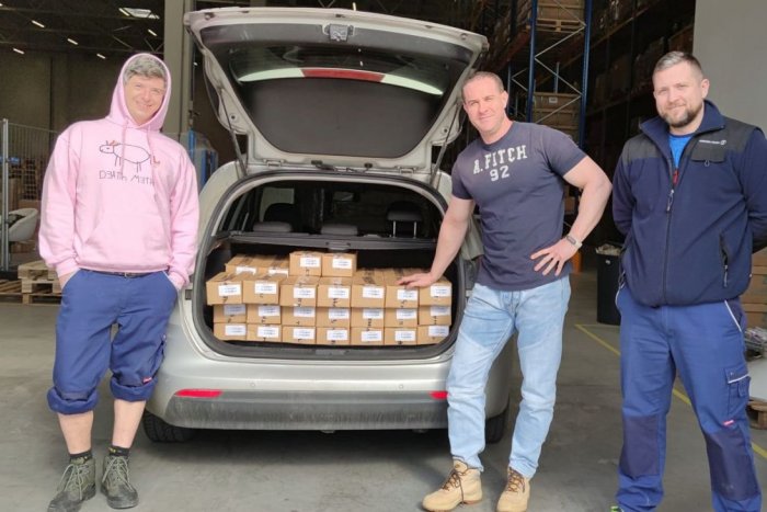 Ilustračný obrázok k článku Veľkorysé GESTO 4ky: Na ukrajinskej hranici rozdáva SIM karty s nekonečnými dátami!