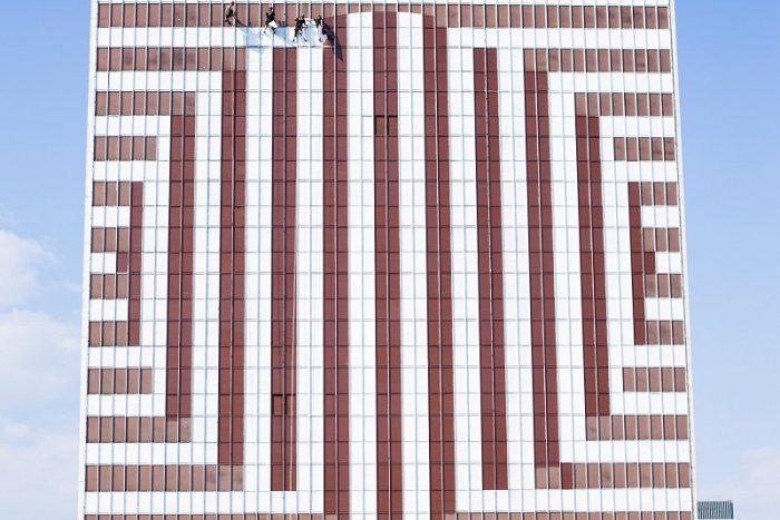 Ilustračný obrázok k článku Chytí hotel KYJEV nádych Ukrajiny? Alojz Hlina dostal nápad a zháňa horolezcov