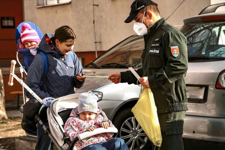 Ilustračný obrázok k článku Polícia zastavovala Novozámčanov: Pokuty však muži zákona nerozdávali, FOTO