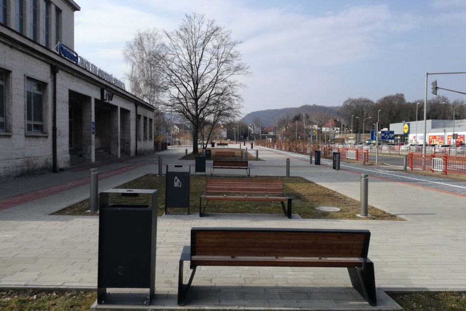 Ilustračný obrázok k článku Zvolen má nový predstaničný priestor. HLASUJTE: Páči sa vám výsledok? FOTO