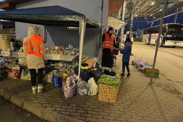 Ilustračný obrázok k článku Bohoslovec Richard Fučko s dobrovoľníkmi na hranici s Ukrajinou: Tisli sa nám slzy do očí