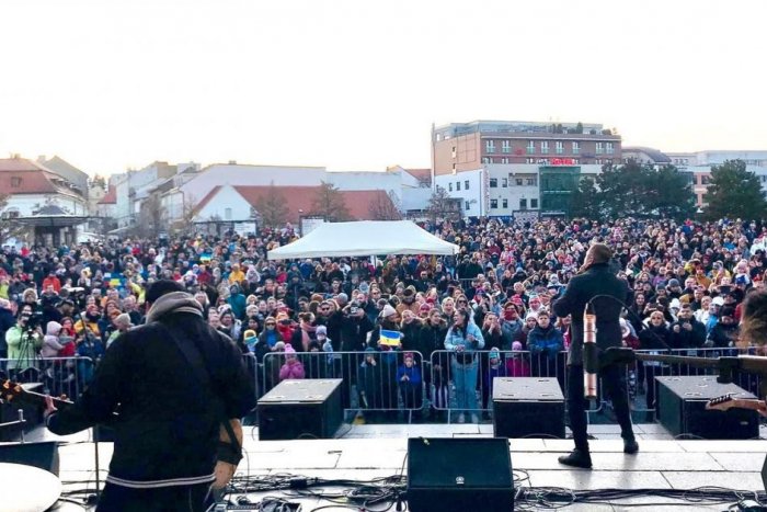 Ilustračný obrázok k článku Nitra podporila Ukrajinu hudbou. Na koncerte vystúpili známi hudobníci, VIDEO