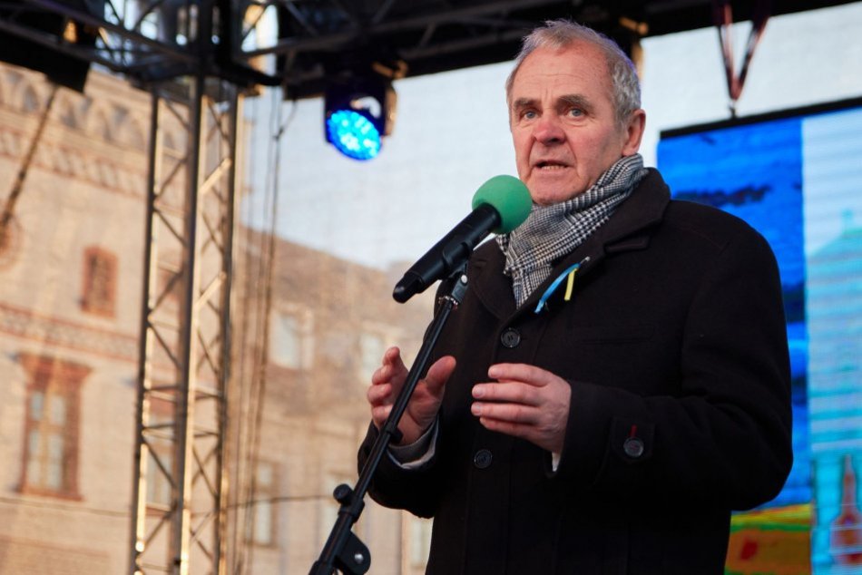 Ilustračný obrázok k článku Župan Lunter poukázal na HRÔZY vojny: V našom susedstve denne zomierajú nevinní ľudia