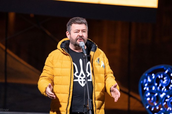 Ilustračný obrázok k článku IMT Smile sme spoznali vďaka nemu: Michal Hudák bol PRVÝ, kto ich hudbu pustil v rádiu