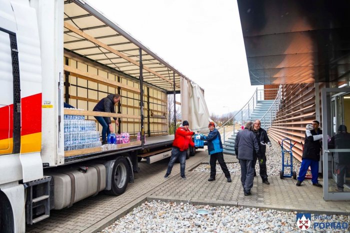 Ilustračný obrázok k článku Zbierka pre utečencov putuje na Ukrajinu: Danko ďakuje Popradčanom, FOTO