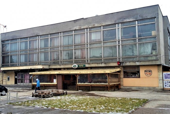 Ilustračný obrázok k článku Dom kultúry je už TÝŽDEŇ bez elektriny: Mesto obviňuje firmu, tá sa chce súdiť