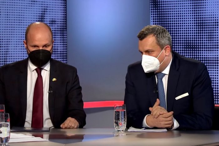 Ilustračný obrázok k článku Naď NALOŽIL Dankovi: Ochraňujete Rusov! Šéf SNS mu to VRÁTIL: Neťahajte nás do vojny!