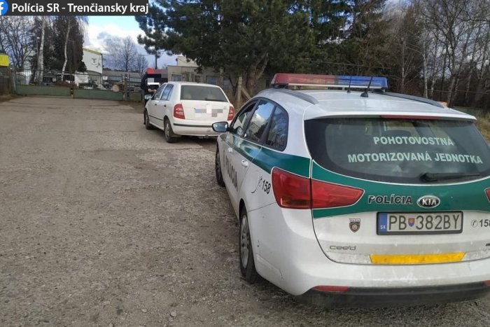 Ilustračný obrázok k článku Vodič v Trenčíne policajtom otvorene priznal marihuanu: Na kokaín ale asi zabudol