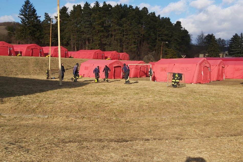 Ilustračný obrázok k článku Utečencov v Humennom ubudlo. Núdzový tábor pozastavil činnosť