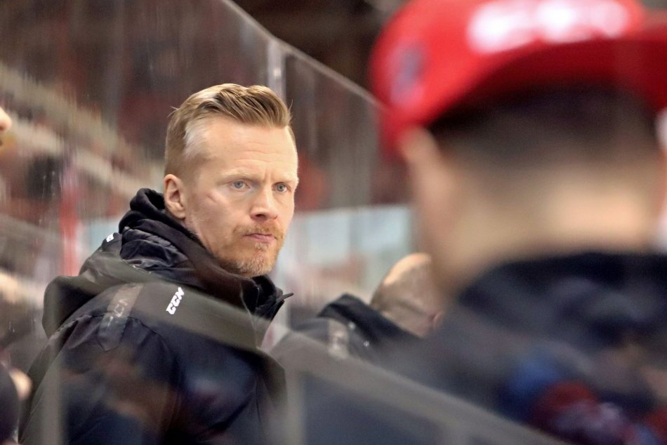 Ilustračný obrázok k článku Veľké ZMENY v realizačnom tíme Baranov: Kto nahradí Karhulu a Hudeca?