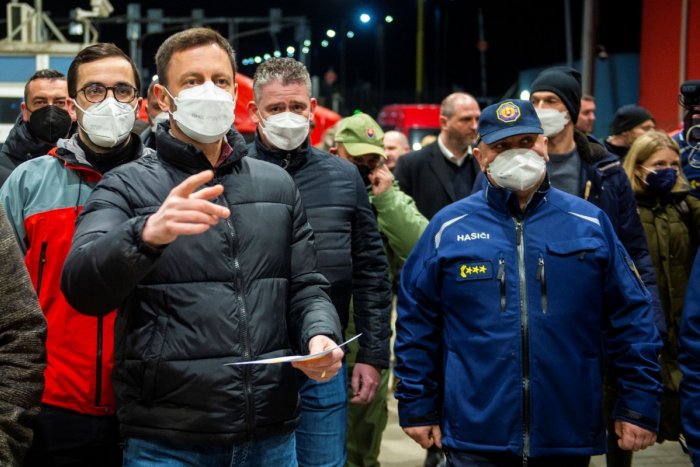 Ilustračný obrázok k článku Pri ruskom útoku neďaleko hraníc s Poľskom zahynulo 35 ľudí: Heger nevidí dôvod na PANIKU