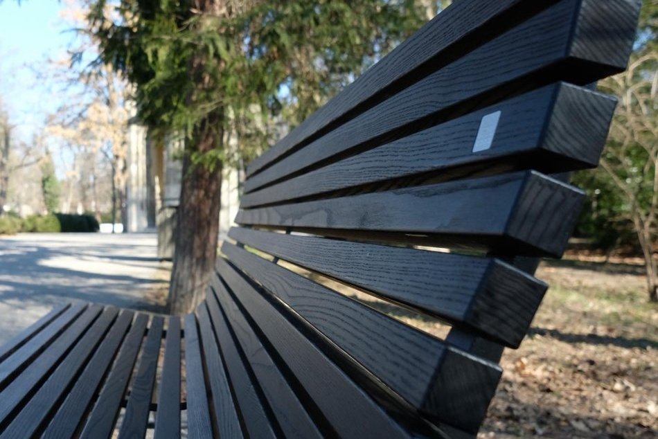 Ilustračný obrázok k článku FOTO: Preč so starými lavičkami! Ako sa vám páči VYNOVENÝ Sad Janka Kráľa?