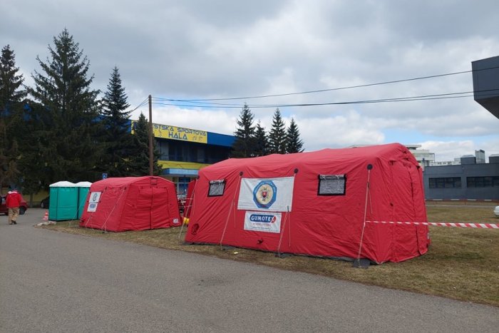 Ilustračný obrázok k článku V Michalovciach začalo fungovať veľkokapacitné centrum na pomoc utečencom