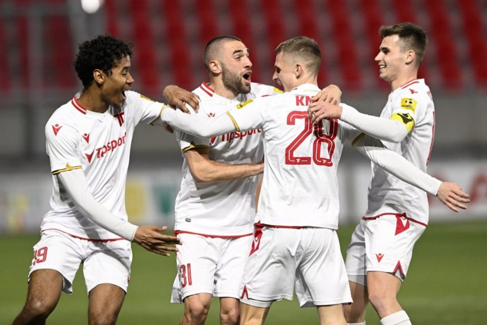 Ilustračný obrázok k článku Futbalisti Trenčína po dlhej dobe koncertovali: Pomohli si aj v tabuľke