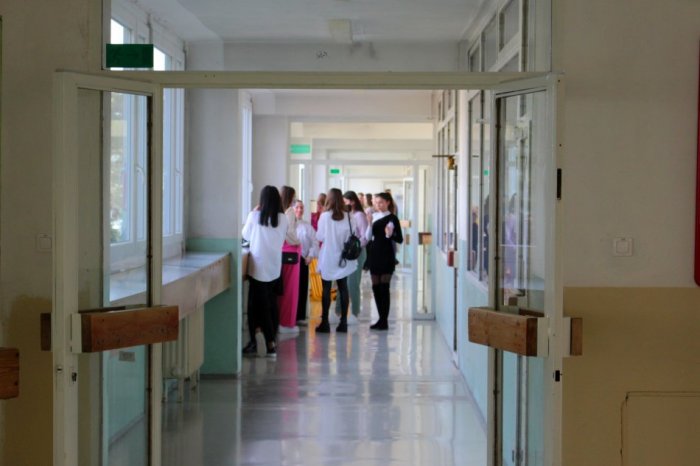 Ilustračný obrázok k článku Absolventi škôl by nemali zabudnúť na povinnosti voči zdravotnej poisťovni: Čo musíte urobiť?