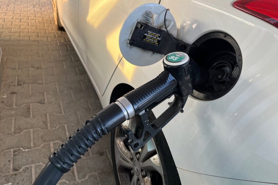 Ilustračný obrázok k článku Ceny benzínu budú klesať: KEDY a ZA KOĽKO natankujete po novom?