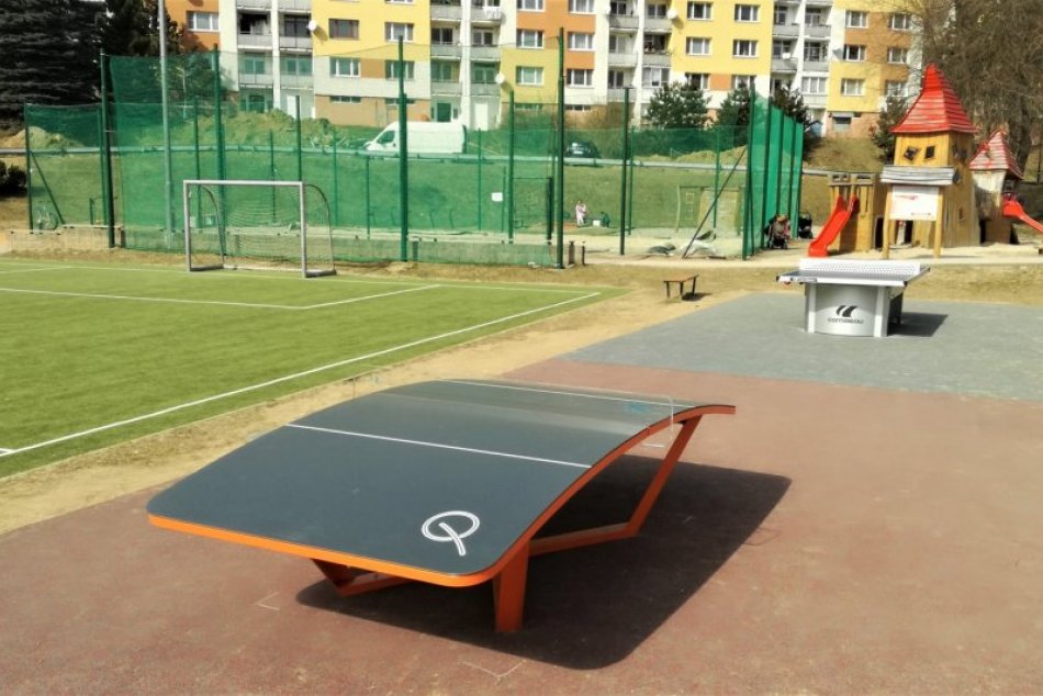 Ilustračný obrázok k článku V Bystrici pribudla atraktívna NOVINKA: Takýto stôl sme tu ešte nemali, FOTO