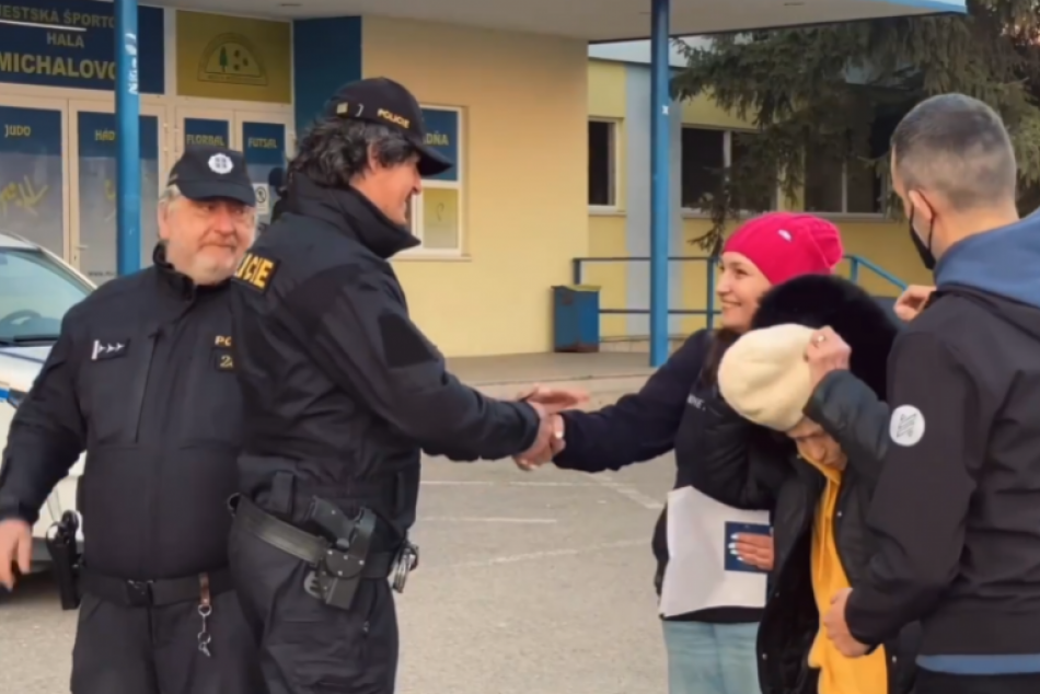 Ilustračný obrázok k článku Príbeh, ktorý pozná celý svet: K šťastnému koncu rodiny z Ukrajiny prispeli aj v Michalovciach, FOTO