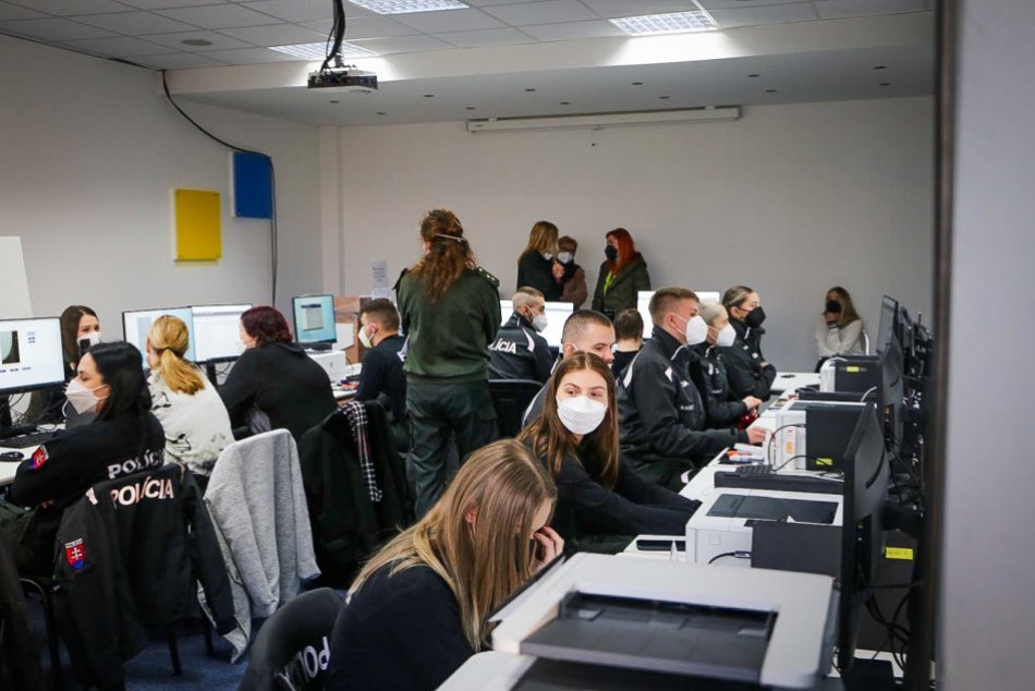 Ilustračný obrázok k článku Veľkokapacitné centrum v Nitre je otvorené: Utečencom z Ukrajiny skráti čakanie