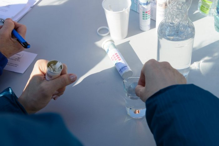 Ilustračný obrázok k článku Nechajte si urobiť BEZPLATNÝ rozbor vody zo studne: Ako správne odobrať vzorku?