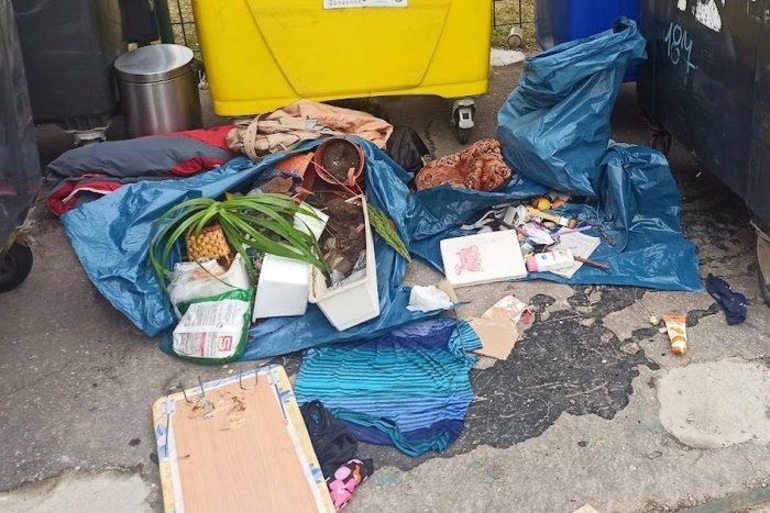 Ilustračný obrázok k článku Starý nábytok aj stavebný odpad: V Nitre vlani vznikli DESIATKY nelegálnych skládok