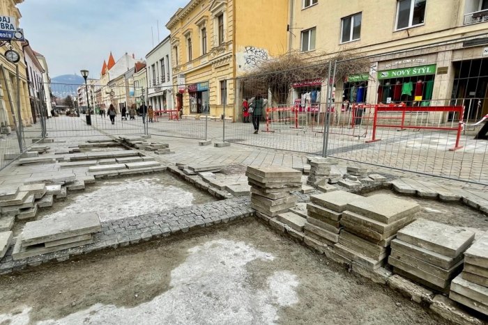 Ilustračný obrázok k článku Pešiu zónu v Nitre opäť opravujú: Čoskoro po nej budú môcť jazdiť aj cyklisti