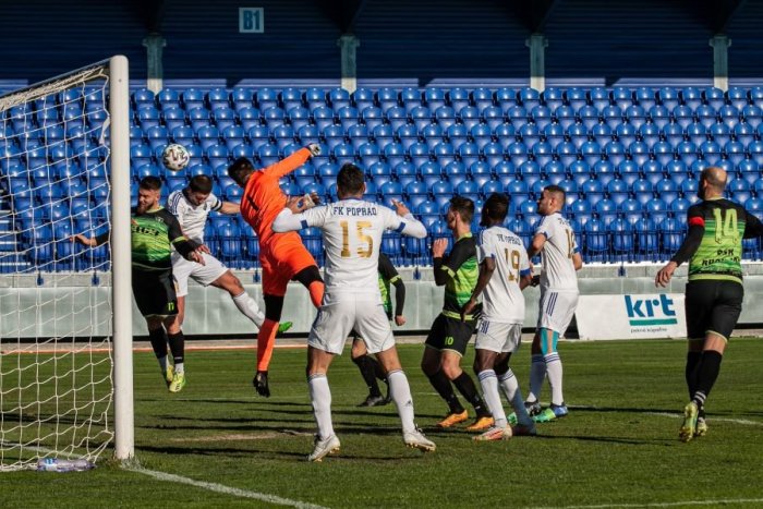 Ilustračný obrázok k článku Cenné body zostávajú v Poprade: Rudňany neprelomili obranu