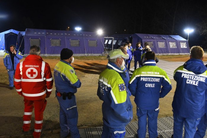 Ilustračný obrázok k článku V Michalovciach ukončili výstavbu dočasného núdzového tábora