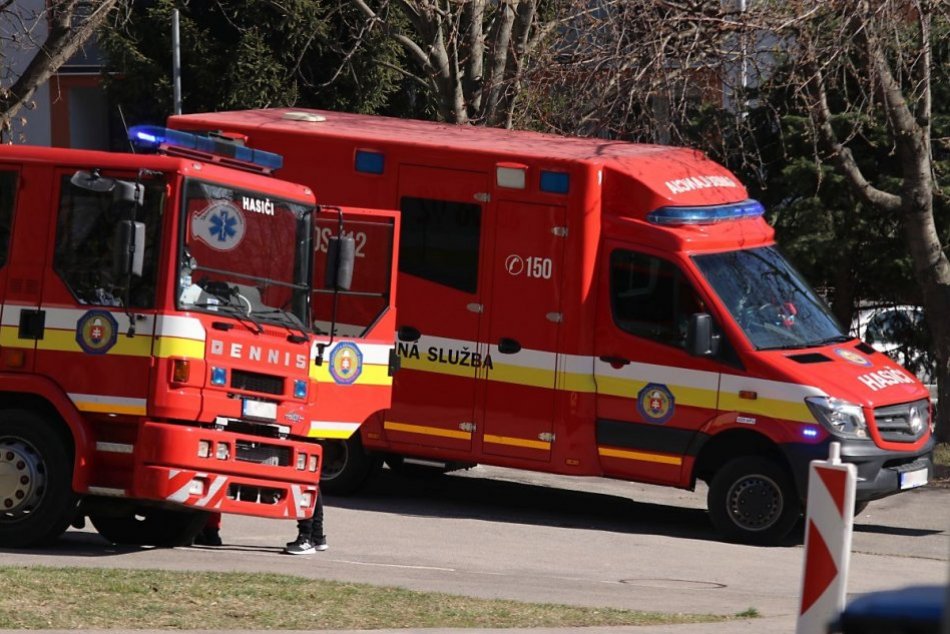 Ilustračný obrázok k článku Hasiči zasahovali pri požiari auta: Niekto ho podpálil ÚMYSELNE