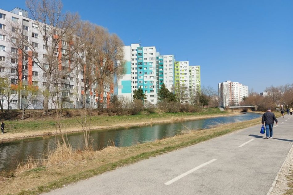 Ilustračný obrázok k článku Vítaná ZMENA v Petržalke: Chodci a cyklisti si obľúbenú trasu užijú aj po ZOTMENÍ