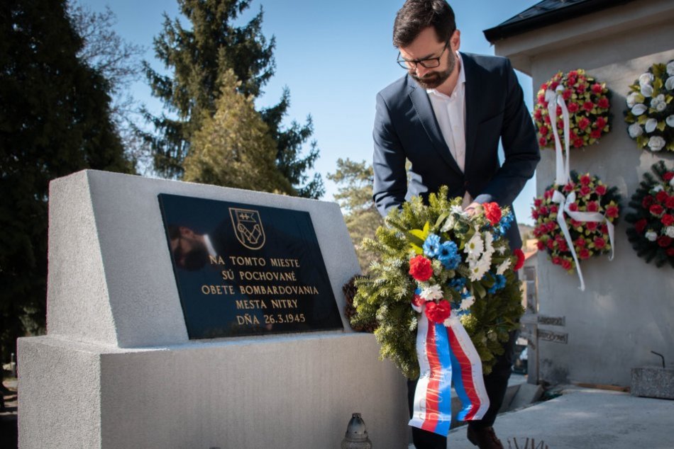 Ilustračný obrázok k článku Nitra si pripomína tragické bombardovanie spred 77 rokov: Zahynuli pri ňom stovky ľudí