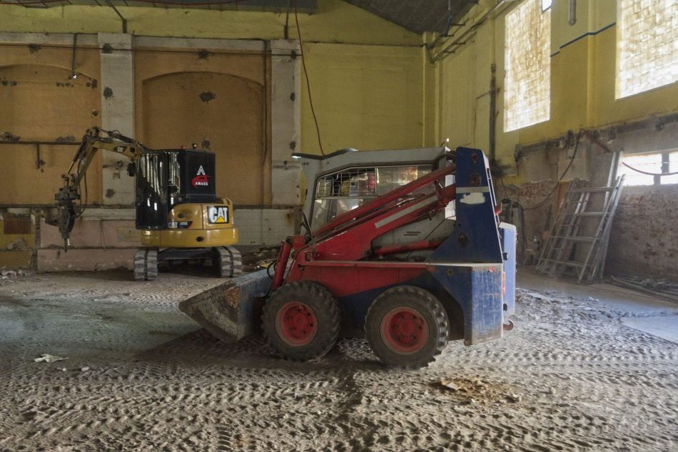 Ilustračný obrázok k článku Rekonštrukcia Angels arény pokračuje, suma za práce stúpla o 174-tisíc eur