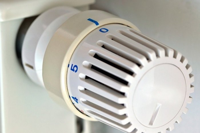 Ilustračný obrázok k článku Európsky líder VYZÝVA: Kúrte a svieťte menej, inak hrozí BLACK OUT a krutá zima