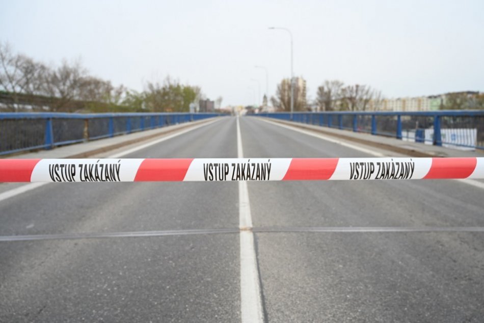 Ilustračný obrázok k článku Most do Hlohovca je v havarijnom stave: Museli ho okamžite UZAVRIEŤ!