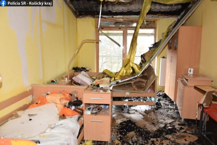 Ilustračný obrázok k článku Policajti sa vyjadrili k požiaru domova dôchodcov: Ministerstvo vyčlenilo vlastné priestory