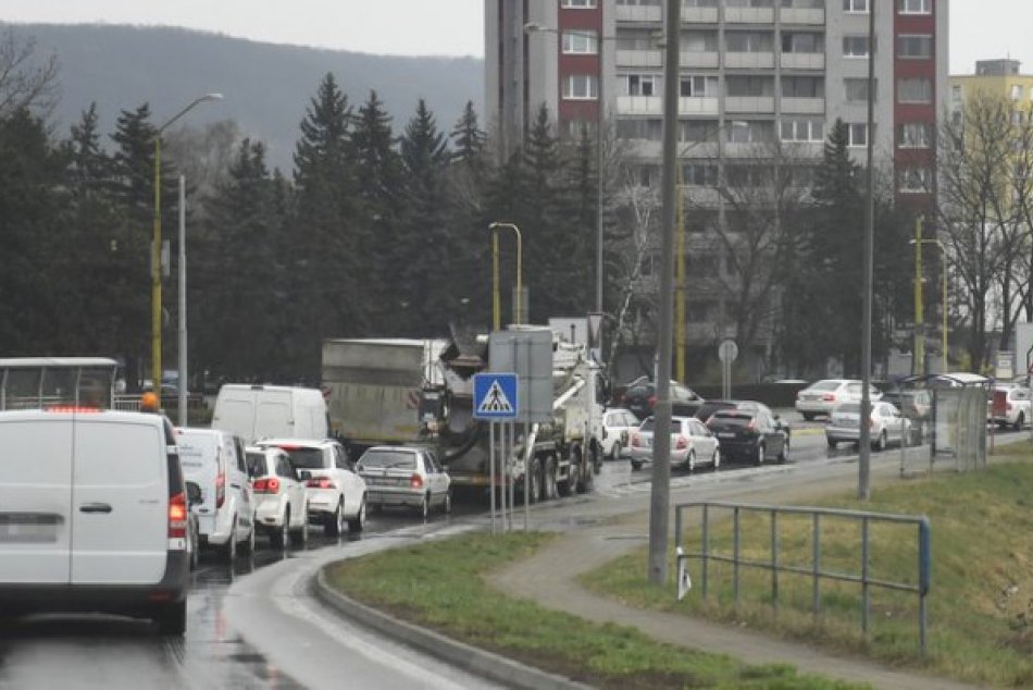 Ilustračný obrázok k článku Polaček rozhodol: MHD zadarmo pre rekonštrukciu Slaneckej cesty NEBUDE!