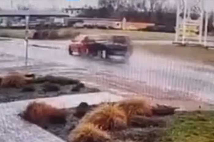 Ilustračný obrázok k článku Hrozivé VIDEO nehody v Lučenci: Zranených museli odviezť do nemocnice