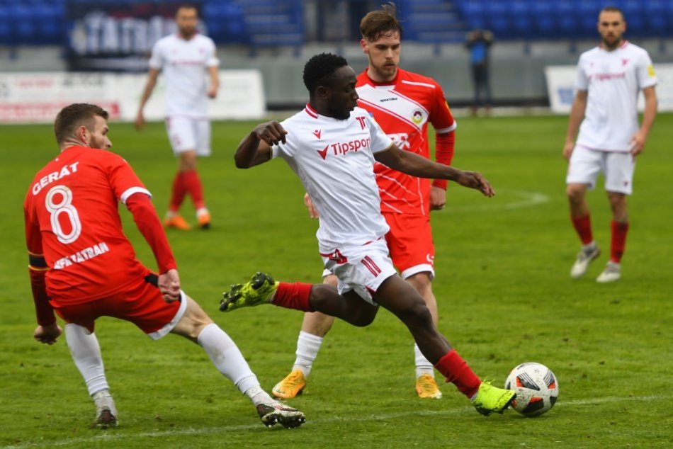 Ilustračný obrázok k článku Víťazné ťaženie Trenčína pokračuje: Liptovskomikulášska séria sa skončila, FOTO